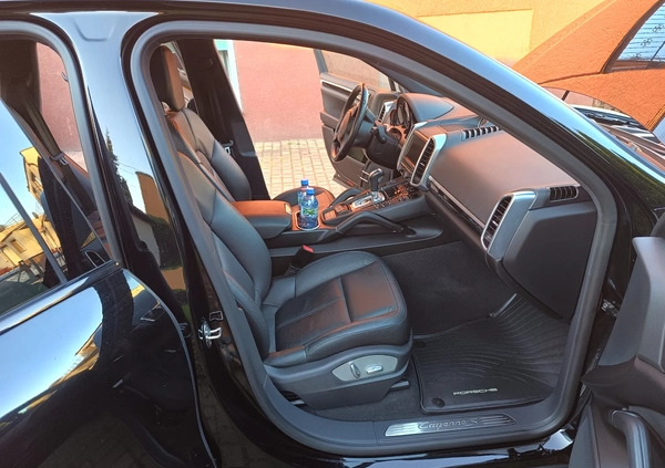 Porsche Cayenne cena 155000 przebieg: 71000, rok produkcji 2014 z Nowa Dęba małe 106